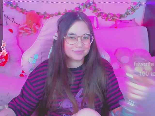 LoliSuccub webcam