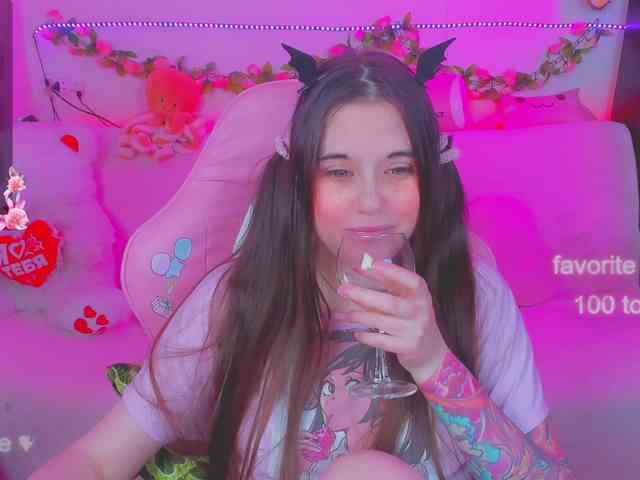 LoliSuccub webcam