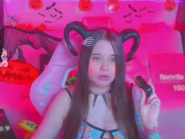 LoliSuccub webcam