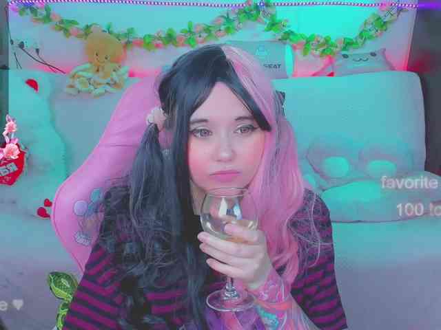 LittleKitsune Live Webcam on BongaCams