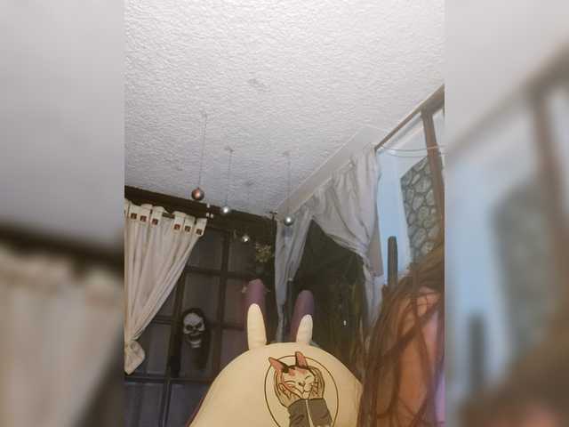 karolfox's BongaCams show and profile