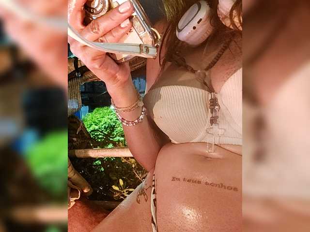 karolfox's BongaCams show and profile