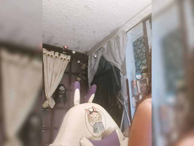 karolfox's BongaCams show and profile