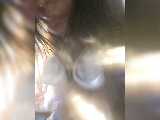 karolfox's BongaCams show and profile