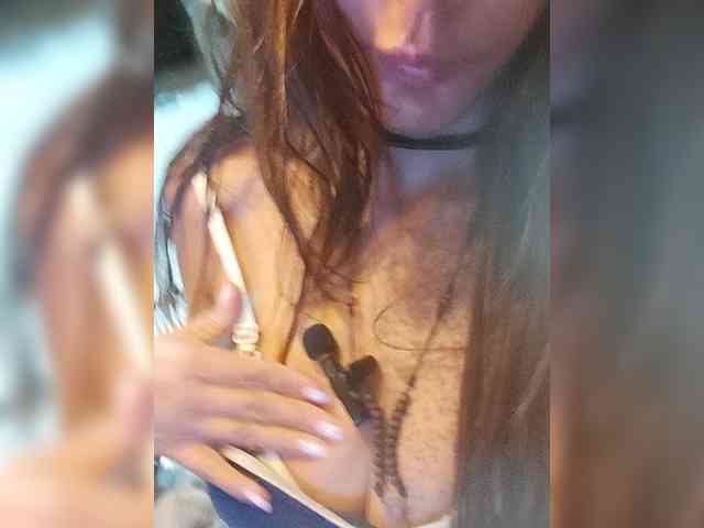 karolfox Live Webcam on BongaCams