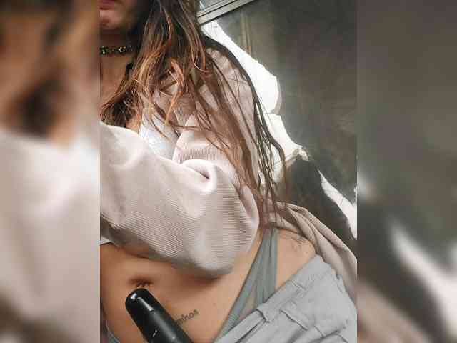 karolfox Live Webcam on BongaCams