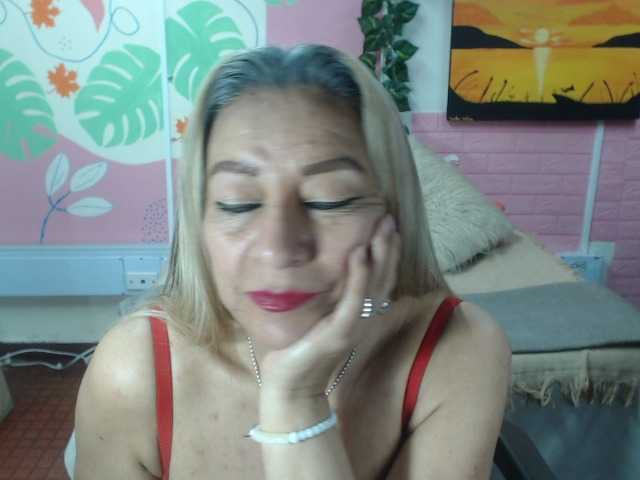 valeria-sexy webcam bongacams model stream image