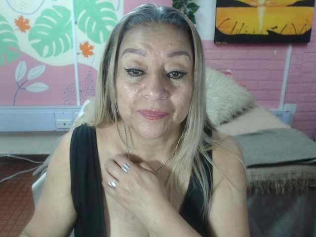 le modèle valeria-sexy est en webcam porno dans un show sur le site bongacams, il possède les tags suivants: Latino/Hispanic,Blonde,Shaved