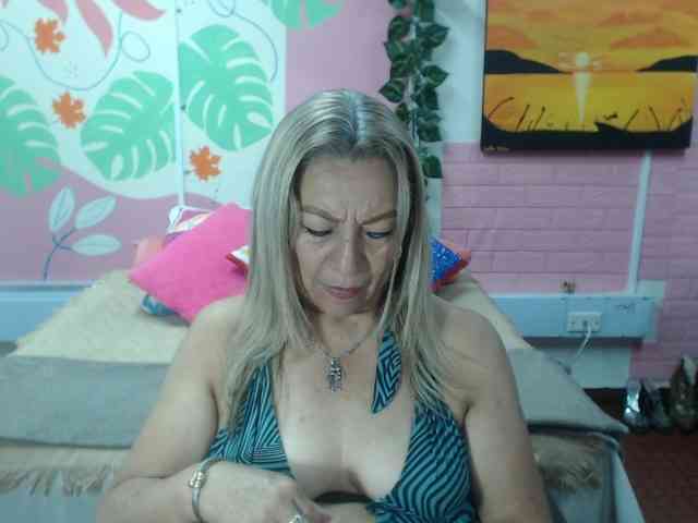 valeria-sexy valeria-sexy