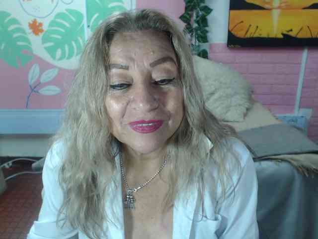 valeria-sexy valeria-sexy