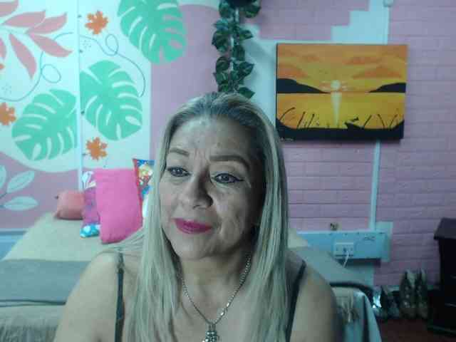 valeria-sexy valeria-sexy