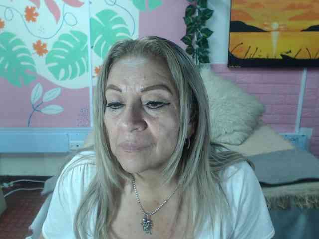 valeria-sexy valeria-sexy