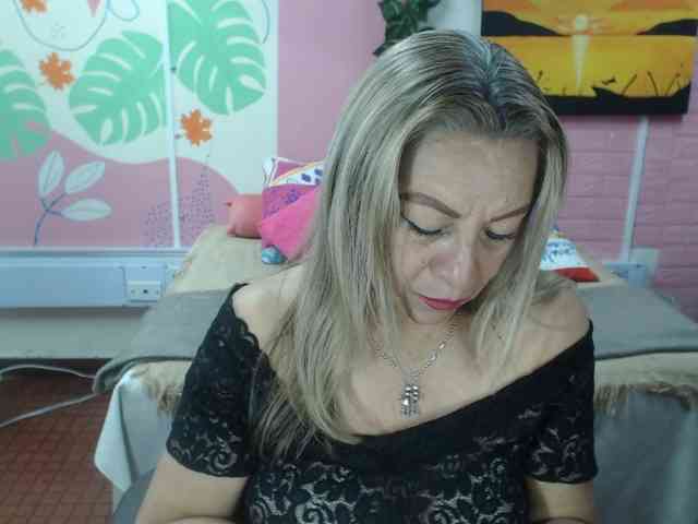 valeria-sexy valeria-sexy