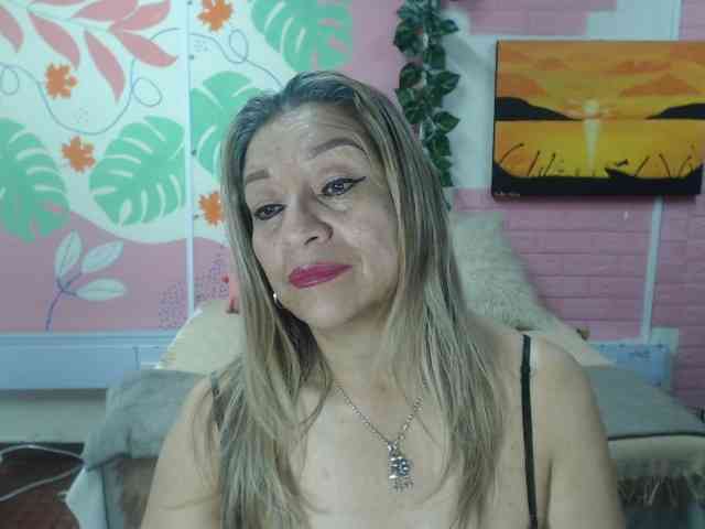 valeria-sexy valeria-sexy