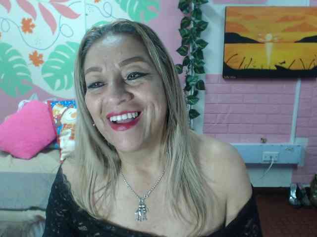 valeria-sexy valeria-sexy