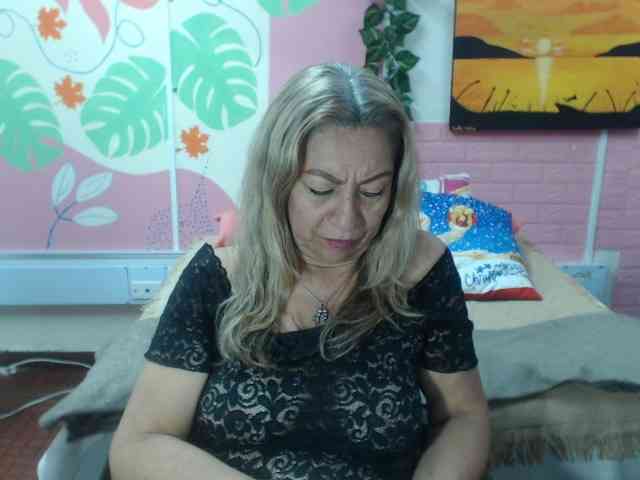 valeria-sexy valeria-sexy