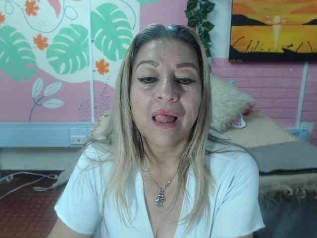 valeria-sexy valeria-sexy