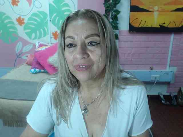 valeria-sexy valeria-sexy