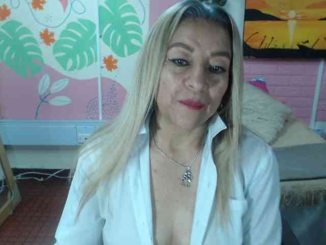 valeria-sexy valeria-sexy