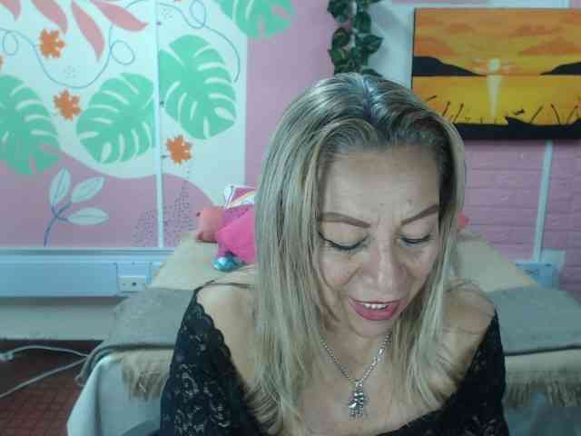 valeria-sexy valeria-sexy