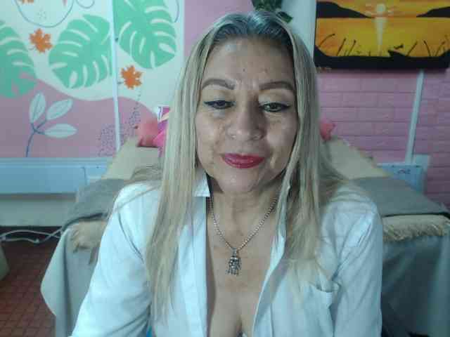 valeria-sexy valeria-sexy