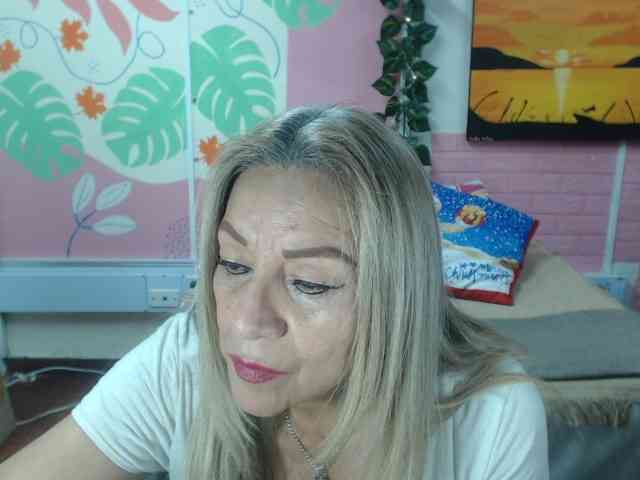 valeria-sexy valeria-sexy