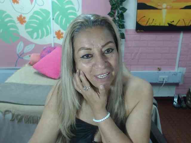 valeria-sexy valeria-sexy