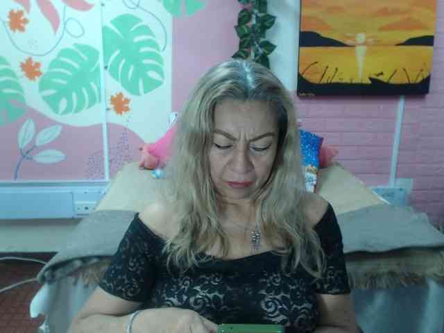 valeria-sexy valeria-sexy