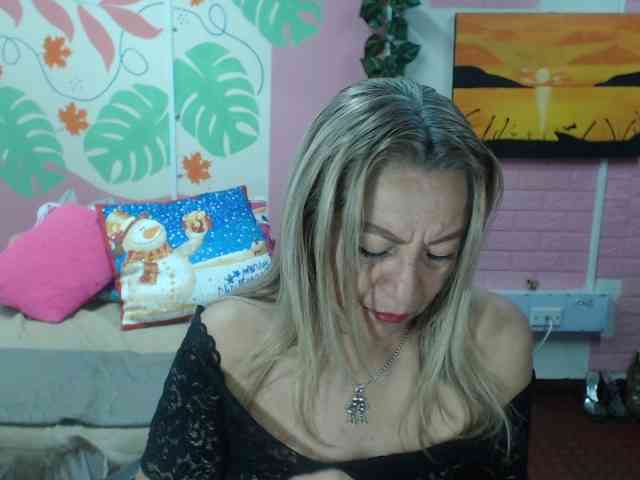 valeria-sexy valeria-sexy