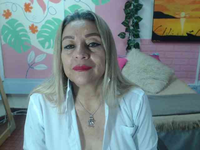 valeria-sexy valeria-sexy