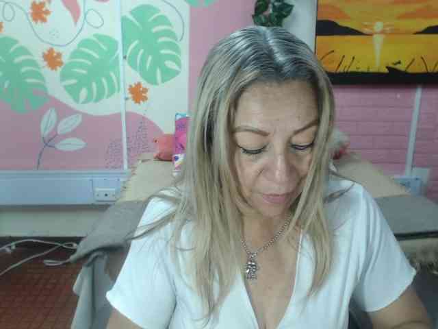 valeria-sexy Live Webcam on BongaCams