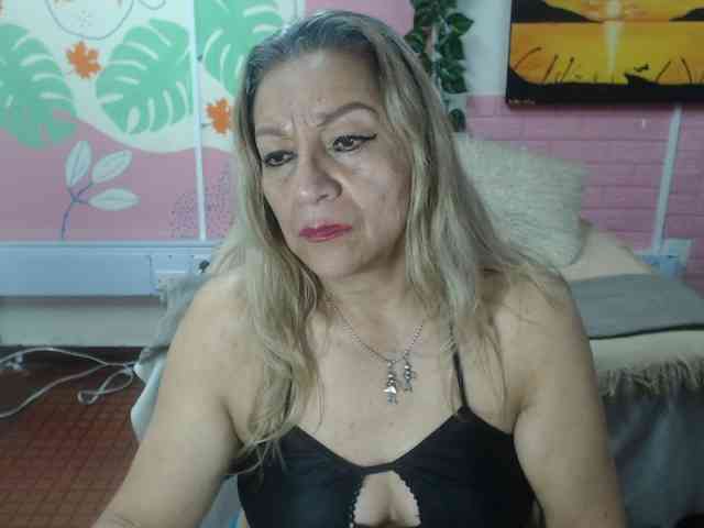 valeria-sexy valeria-sexy