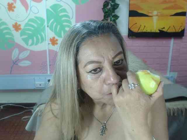 valeria-sexy valeria-sexy