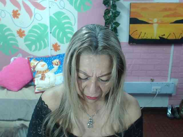 valeria-sexy valeria-sexy