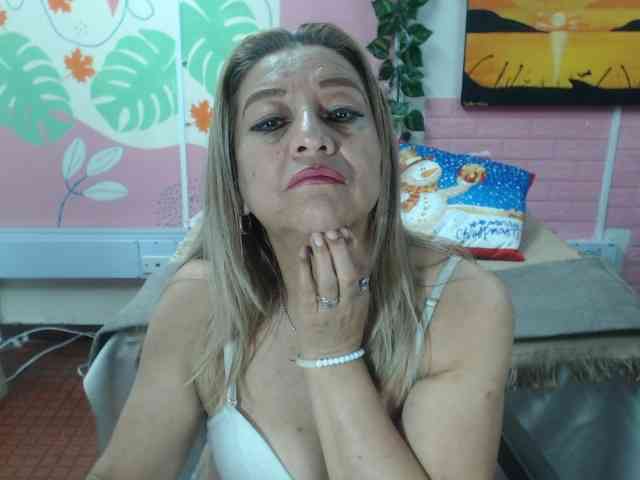 valeria-sexy Live Webcam on BongaCams