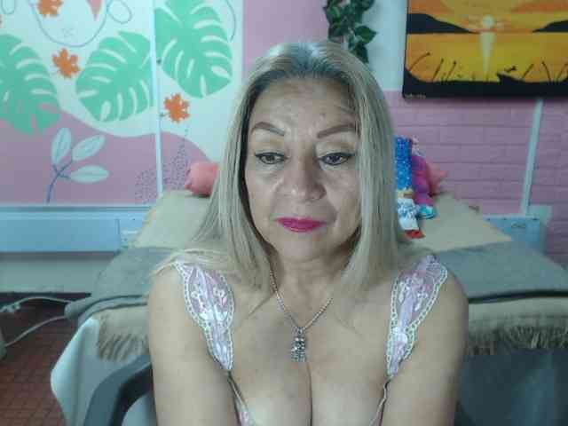 valeria-sexy valeria-sexy