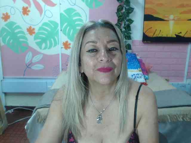 valeria-sexy valeria-sexy