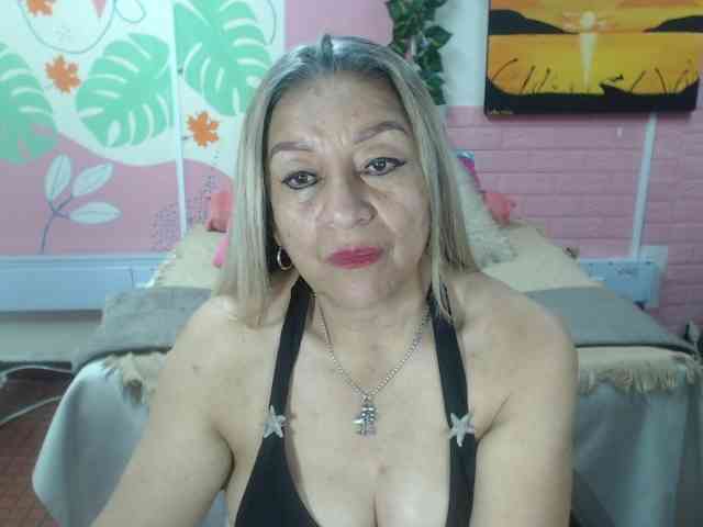 valeria-sexy valeria-sexy