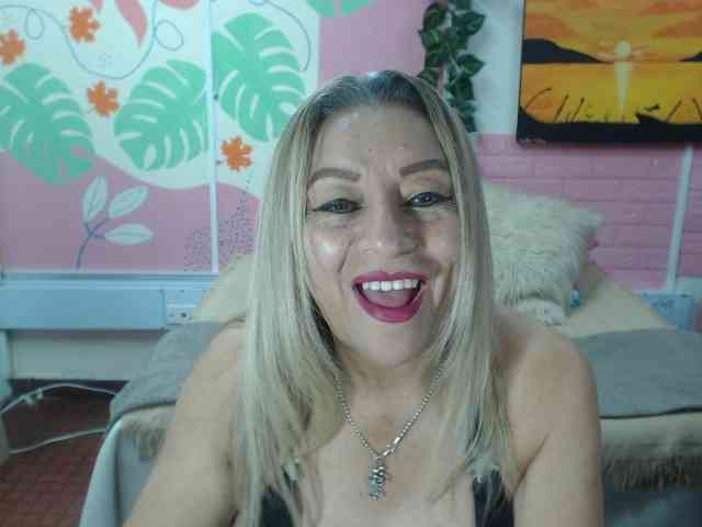 valeria-sexy valeria-sexy