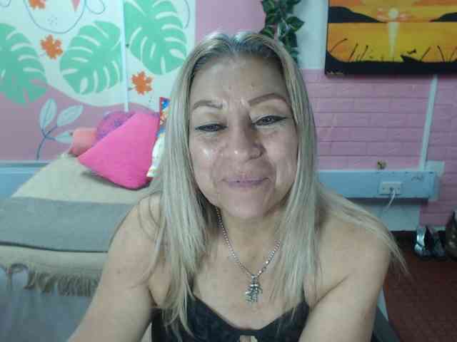 valeria-sexy valeria-sexy