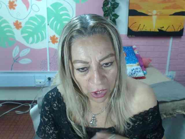 valeria-sexy valeria-sexy