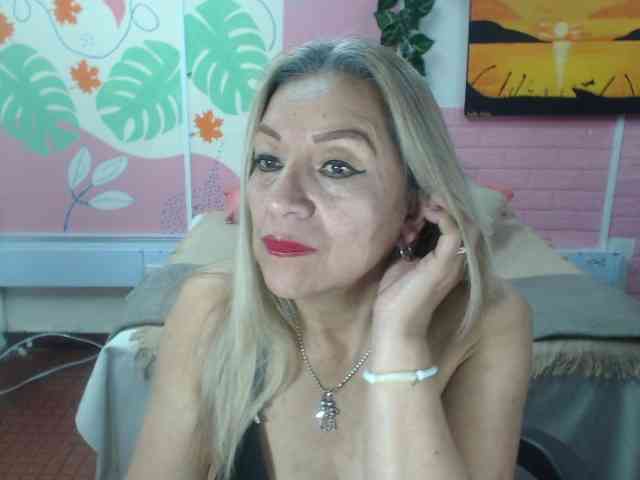 valeria-sexy valeria-sexy