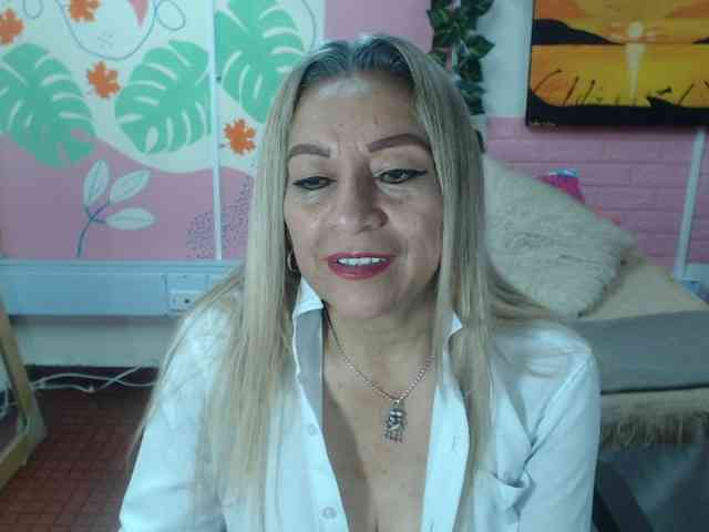 valeria-sexy valeria-sexy