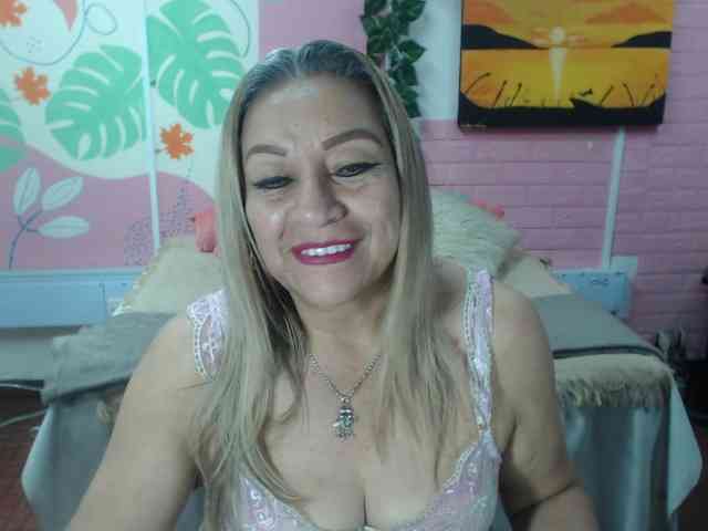 valeria-sexy valeria-sexy