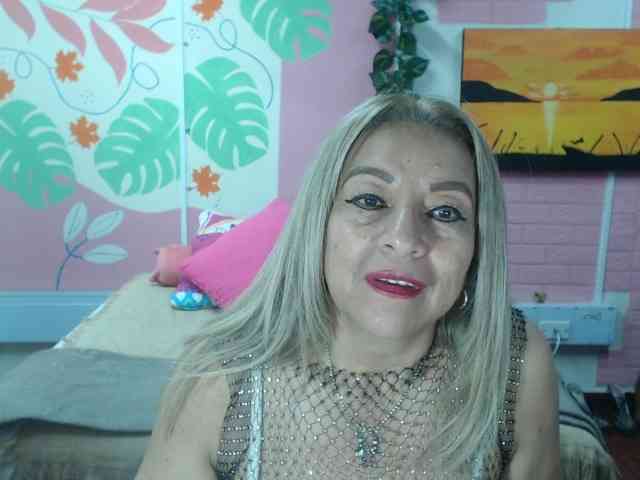 valeria-sexy valeria-sexy