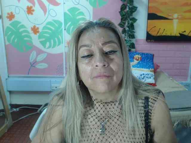 valeria-sexy valeria-sexy