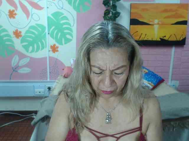 valeria-sexy valeria-sexy