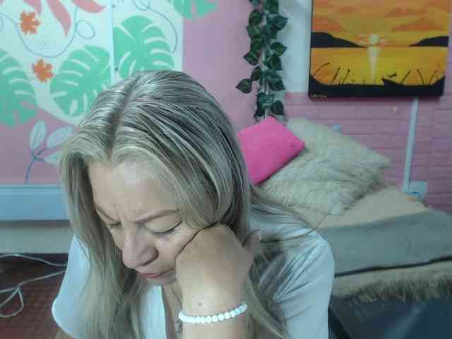 valeria-sexy valeria-sexy