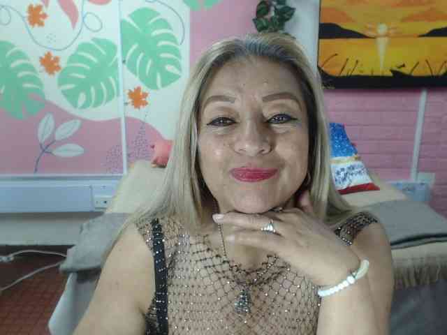 valeria-sexy valeria-sexy