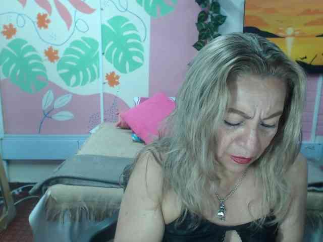 valeria-sexy valeria-sexy